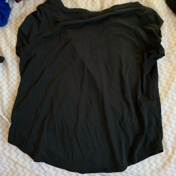 black shirt - Picture 3 of 3